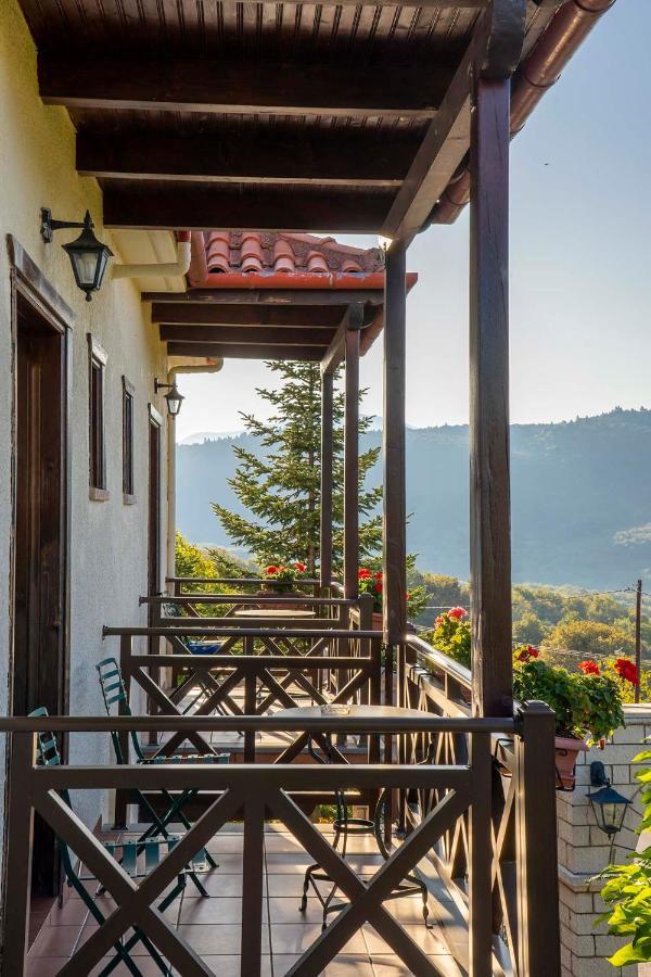 Hotel Makkas Krentis Esterno foto